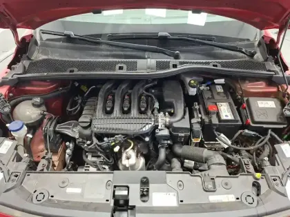 Photo 35 Peugeot 208  PureTech 75 S&S BVM5