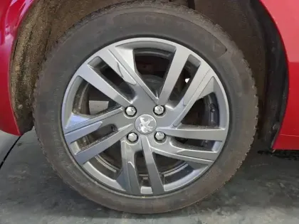 Photo 31 Peugeot 208  PureTech 75 S&S BVM5