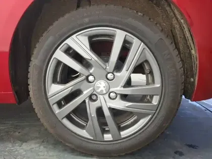 Photo 32 Peugeot 208  PureTech 75 S&S BVM5