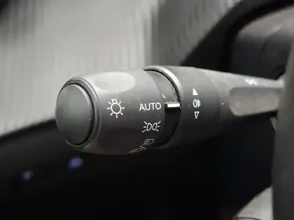 Photo 20 Peugeot 208  PureTech 75 S&S BVM5