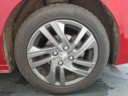 Photo 30 Peugeot 208  PureTech 75 S&S BVM5