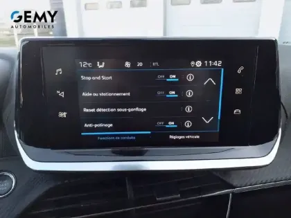 Photo 18 Peugeot 208  PureTech 100 S&S EAT8