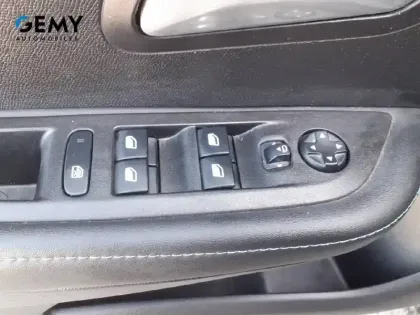 Photo 11 Peugeot 208  PureTech 100 S&S EAT8