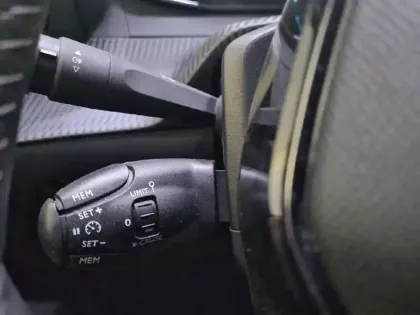 Photo 27 Peugeot 208 Gén. II Ph1 NG Allure 5