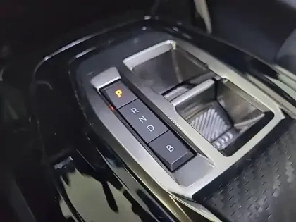 Photo 48 Peugeot 208 Gén. II Ph1 NG Allure 5