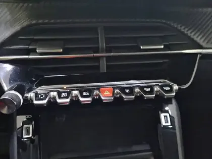 Photo 25 Peugeot 208 Gén. II Ph1 NG Allure 5