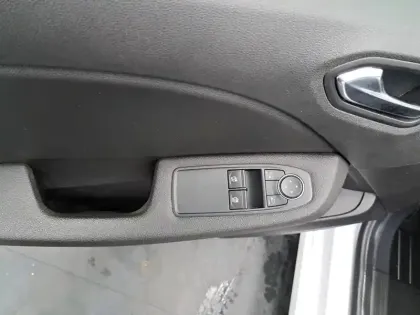 Photo 26 Renault Clio  TCe 100 GPL - 21N