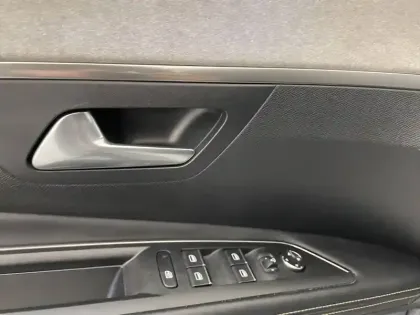 Photo 31 Peugeot 3008  Hybrid 225 e-EAT8