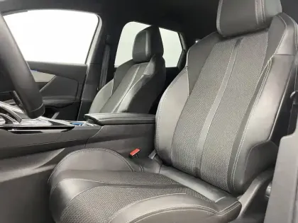 Photo 13 Peugeot 3008  Hybrid 225 e-EAT8