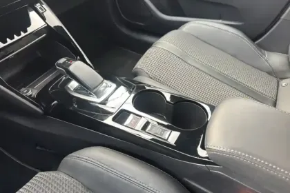 Photo 22 Peugeot 208  Electrique 50 kWh 136ch