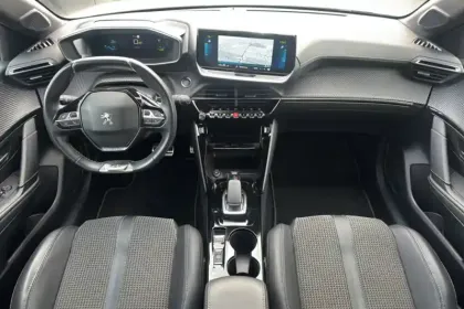 Photo 15 Peugeot 208  Electrique 50 kWh 136ch