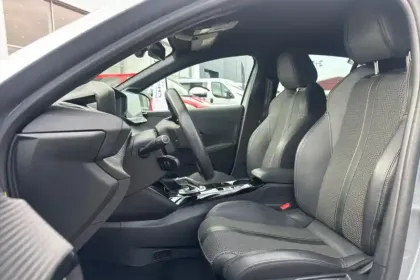 Photo 9 Peugeot 208  Electrique 50 kWh 136ch