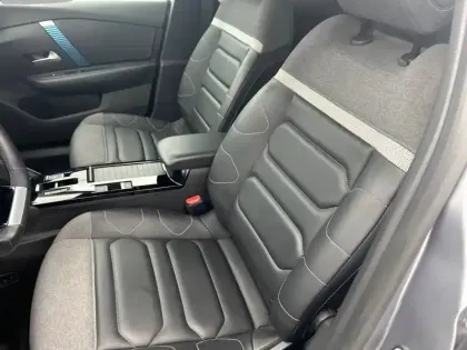 Photo 30 Citroën C4 e- 136 ch Automatique