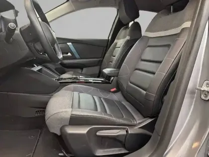 Photo 10 Citroën C4 e- 136 ch Automatique