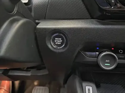 Photo 19 Citroën C4 e- 136 ch Automatique