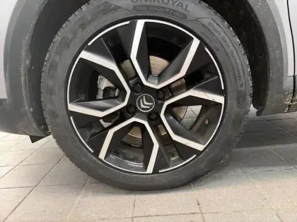 Photo 12 Citroën C4 e- 136 ch Automatique