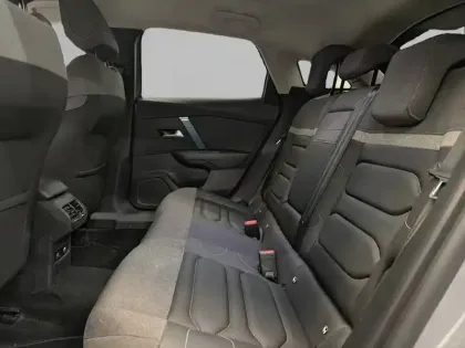 Photo 11 Citroën C4 e- 136 ch Automatique