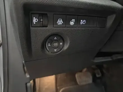 Photo 14 Citroën C4 e- 136 ch Automatique