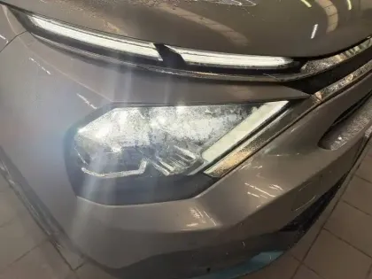 Photo 15 Citroën C4 e- 136 ch Automatique