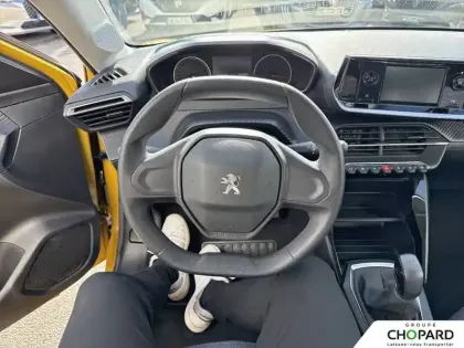 Photo 16 Peugeot 208  PureTech 75 S&S BVM5