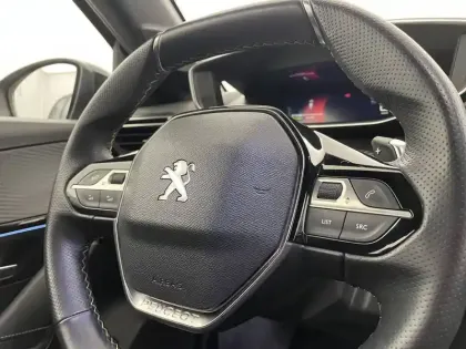 Photo 60 Peugeot 208  PureTech 100 S&S EAT8