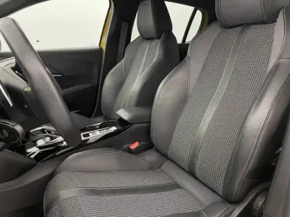 Photo 45 Peugeot 208  PureTech 100 S&S EAT8