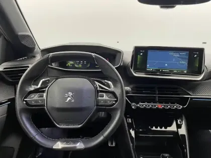 Photo 21 Peugeot 208  PureTech 100 S&S EAT8