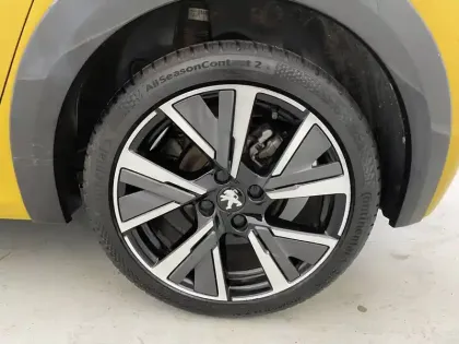 Photo 79 Peugeot 208  PureTech 100 S&S EAT8