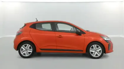 Photo 74 Renault Clio  E-Tech full hybrid 145