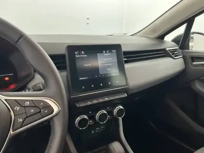 Photo 91 Renault Clio  E-Tech full hybrid 145