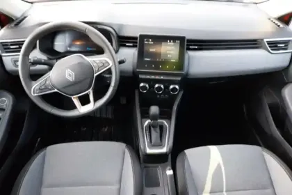 Photo 8 Renault Clio  E-Tech full hybrid 145