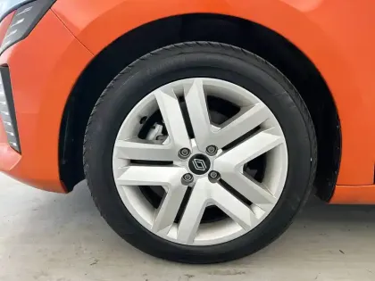 Photo 87 Renault Clio  E-Tech full hybrid 145