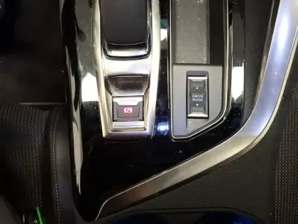 Photo 21 Peugeot 3008 Gén. II Ph2 GT 5