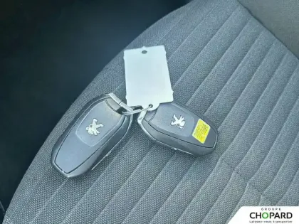 Photo 70 Peugeot 208  ELECTRIQUE 50 KWH 136