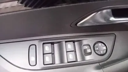 Photo 19 Peugeot 2008  100 S&S BVM6