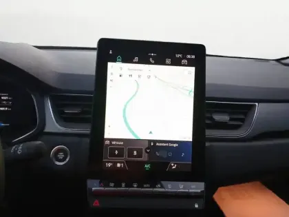 Photo 15 Renault Captur  E-Tech full hybrid 145 ch