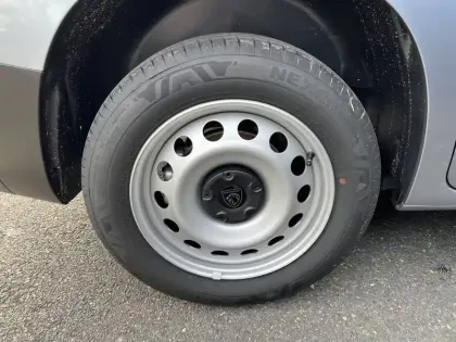 Photo 6 Peugeot Partner  FOURGON M 650 KG BLUEHDI 130 S&S EAT8