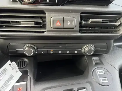 Photo 22 Peugeot Partner  FOURGON M 650 KG BLUEHDI 130 S&S EAT8