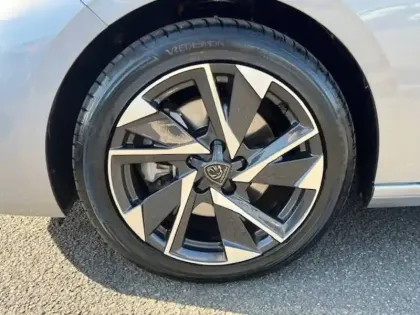 Photo 30 Peugeot 308  BlueHDi 130ch S&S EAT8