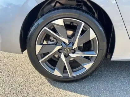 Photo 33 Peugeot 308  BlueHDi 130ch S&S EAT8