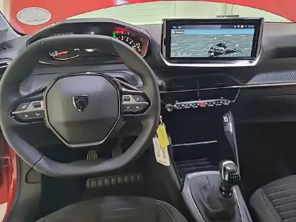 Photo 40 Peugeot 208  PureTech 100 S&S BVM6