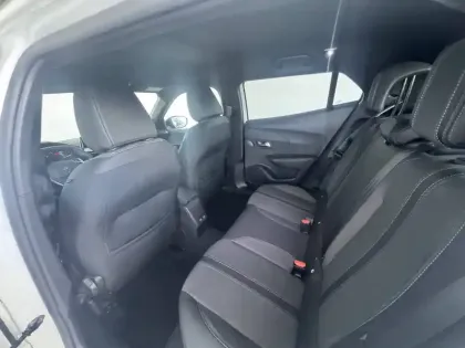 Photo 16 Peugeot 2008  PureTech 130 S&S EAT8