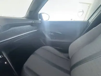 Photo 33 Peugeot 2008  PureTech 130 S&S EAT8