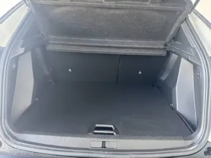 Photo 8 Peugeot 2008  PureTech 130 S&S EAT8