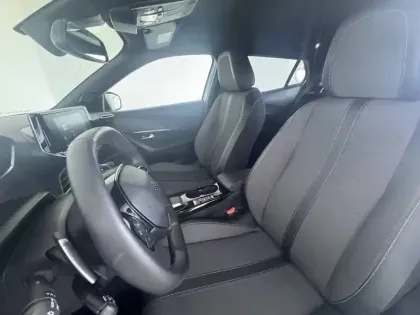 Photo 15 Peugeot 2008  PureTech 130 S&S EAT8