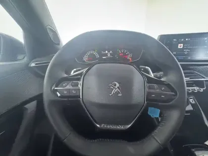 Photo 24 Peugeot 2008  PureTech 130 S&S EAT8