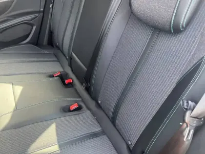 Photo 34 Peugeot 3008  Hybrid 225 e-EAT8