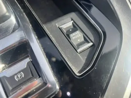 Photo 37 Peugeot 3008  Hybrid 225 e-EAT8