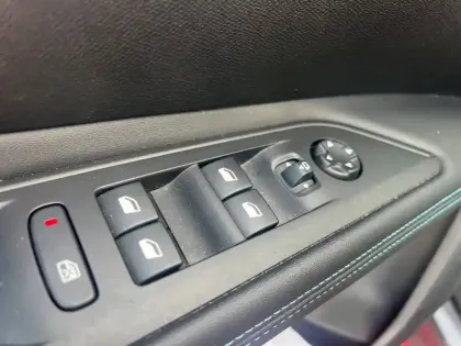 Photo 44 Peugeot 3008  Hybrid 225 e-EAT8