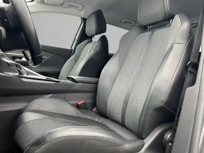 Photo 56 Peugeot 3008  Hybrid 225 e-EAT8